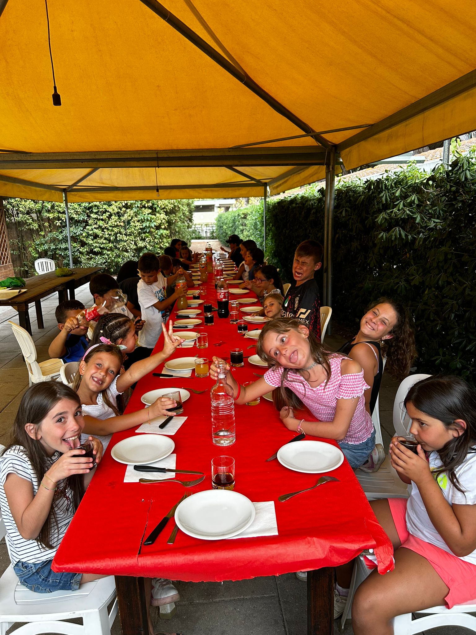 🍝 A tavola con gli animatori, relax per mamma e babbo!